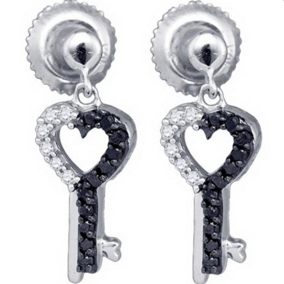 Beautiful White Gold Diamond Dangle Earrings